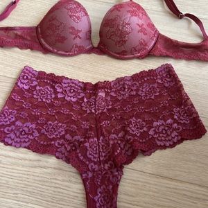 Victoria secret lace bio fit full coverage bra/underwear set